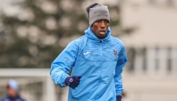 trabzonsporun besiktas macinda gol guvencesi simon banza wBMl1LIM