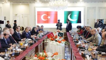 turkiye pakistan is birligine dair 24 anlasma yapildi tudne9bM