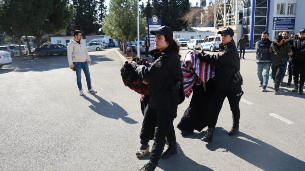 turkiyeden 20 bin dolara avrupaya insan kaciriyorlardi paketlendiler A7tCZ4xt