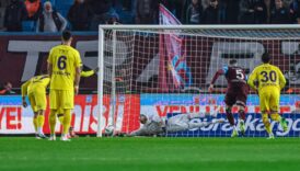 ugurcan cakir penalti vurusunda mame thiama gecit vermedi OzZNrytg