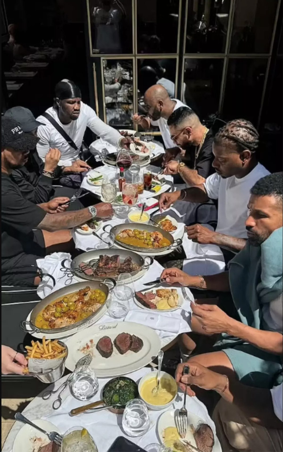 Ünlü rapçi Drake konser sonrası verdiği yemek siparişiyle gündem oldu 1 unlu rapci drake konser sonrasi verdigi yemek siparisiyle gundem oldu 0 HlEYaBl5