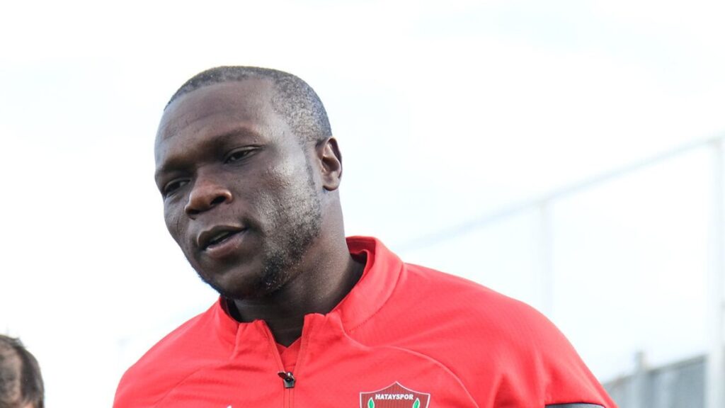 vincent aboubakar 1inci lige gidiyor lVb3fJ7N