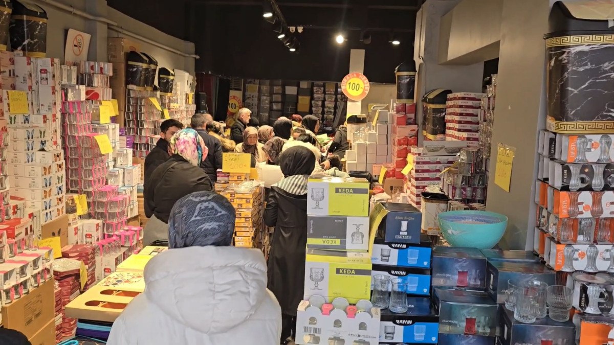 zonguldakta magaza acilisinda izdiham 4 tAq4ABFc