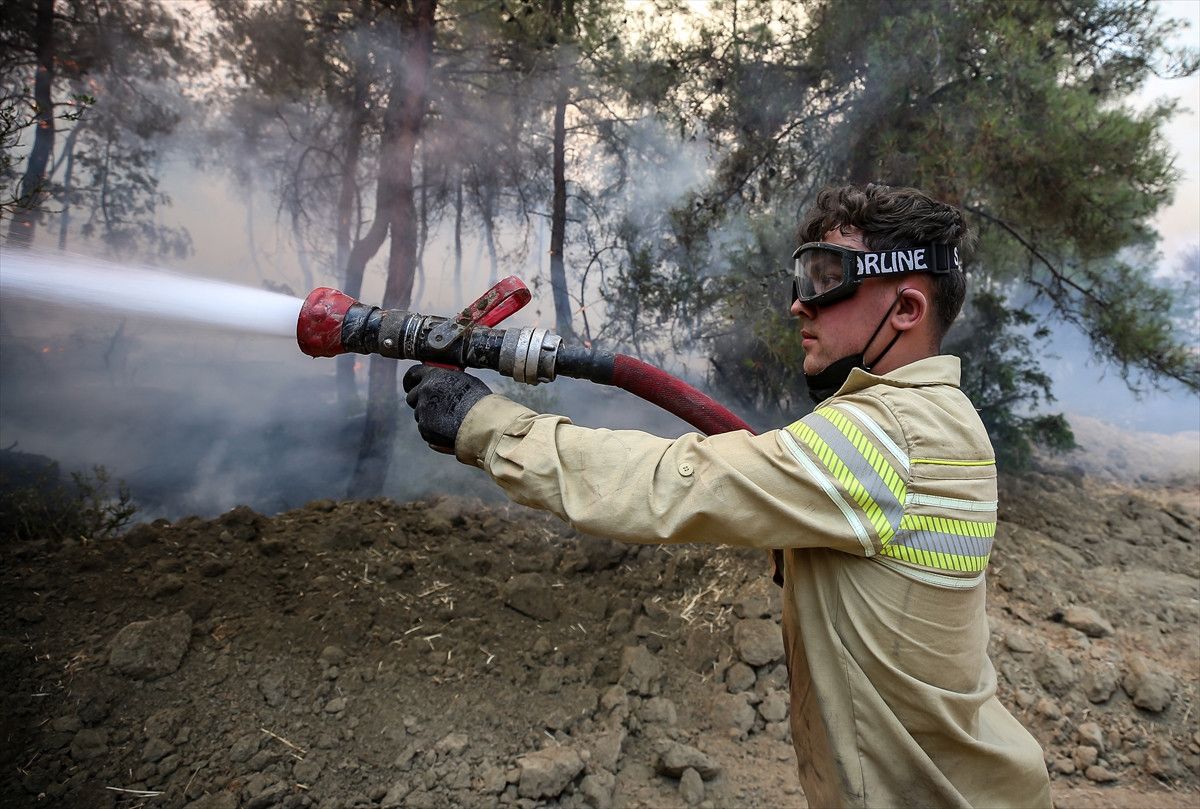 4 ilde orman yangini panigi mudahaleler suruyor 3 6UqCpZGw