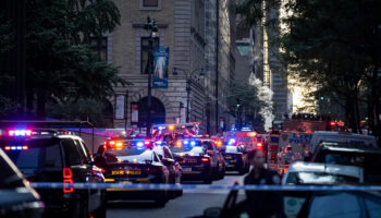 abdde gokdelende dehset silahli saldirgan polisi ve sivilleri vurdu VlhGUziy