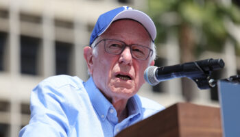 abdli senator sanders israile daha fazla askeri yardim yapmamaliyiz DTyhQtxY