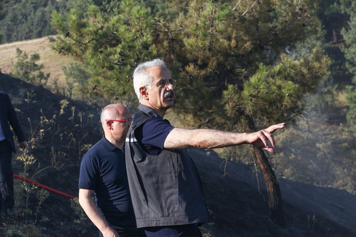 abdulkadir uraloglu bursadaki yangin bolgesinde yakindan takip ediyoruz 0 YEqHXCfd