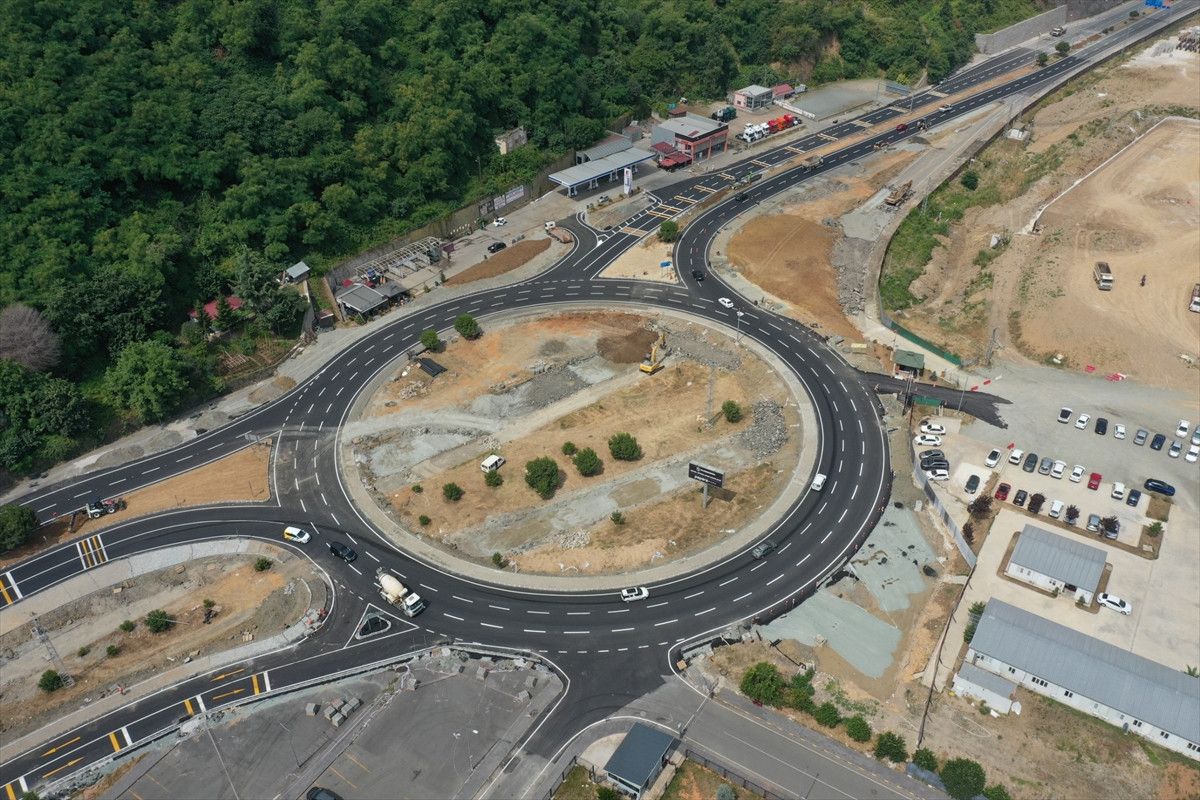 abdulkadir uraloglu trabzon sehir hastanesi kavsagi trafige acildi 1 fV4dDSek