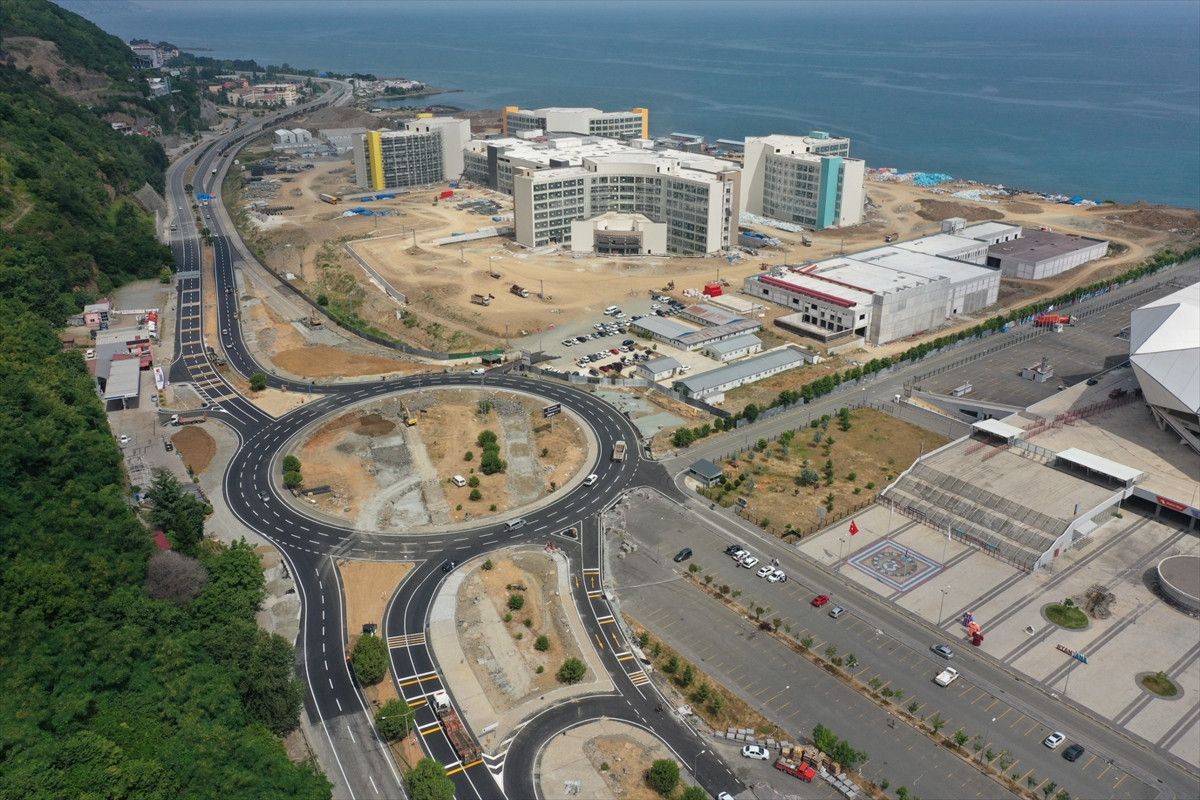 abdulkadir uraloglu trabzon sehir hastanesi kavsagi trafige acildi 3 EL1ac2ZD