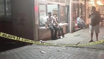 adanada bicakli saldiriya ugrayan sahis agir yaralandi sSYueiPt