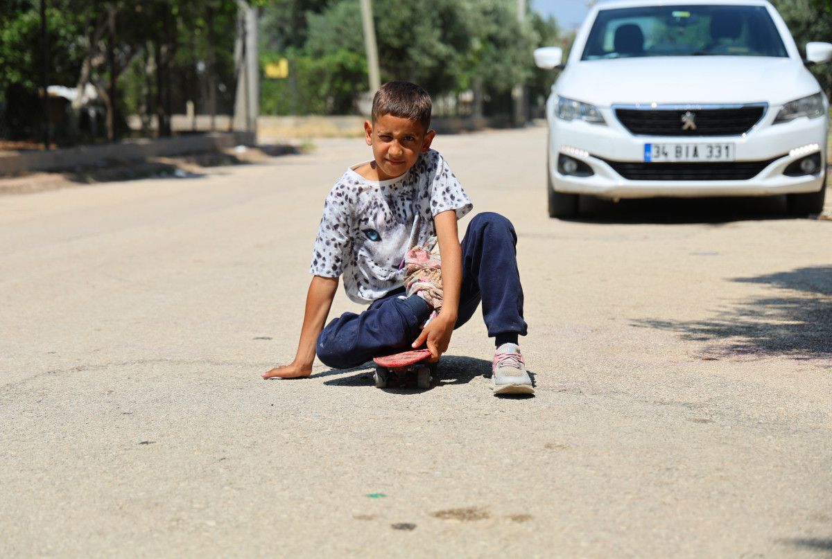 Adana'da hayatı kaykay üzerinde geçen Serdal artık yürüyor 1 adanada hayati kaykay uzerinde gecen serdal artik yuruyor 0