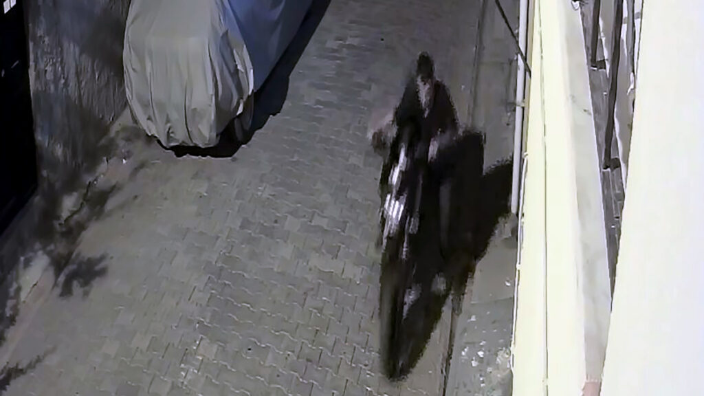 adanada motosiklet calan hirsiz gezip geri verecektim diyerek kendini savundu ORczb5n2