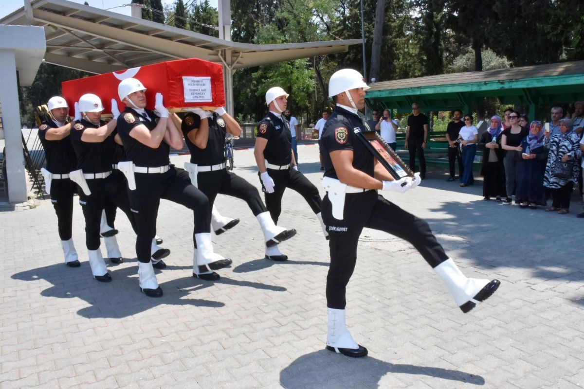 adanada tatile cikan polis memuru bacanagi tarafindan kazara vuruldu 0 jaLWFtbZ