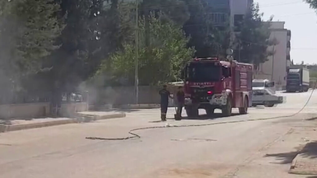 adiyamanda yuksek sicakliktan elektrik hatti yandi H1F7um3K