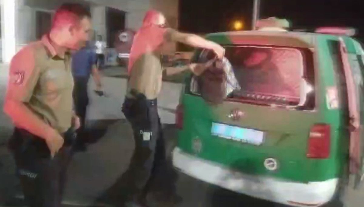 aksarayda alkollu surucu polis aracinin camini kirdi 1 vwJjGyyK