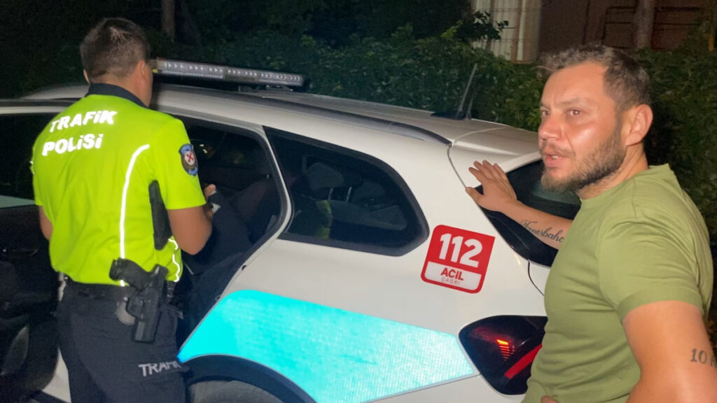 aksarayda alkollu yakalanan surucu ehliyeti kaptirinca polislere yalvardi F35e84TJ