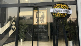 altay taraftarindan siyah celenkle protesto wPVBXOii