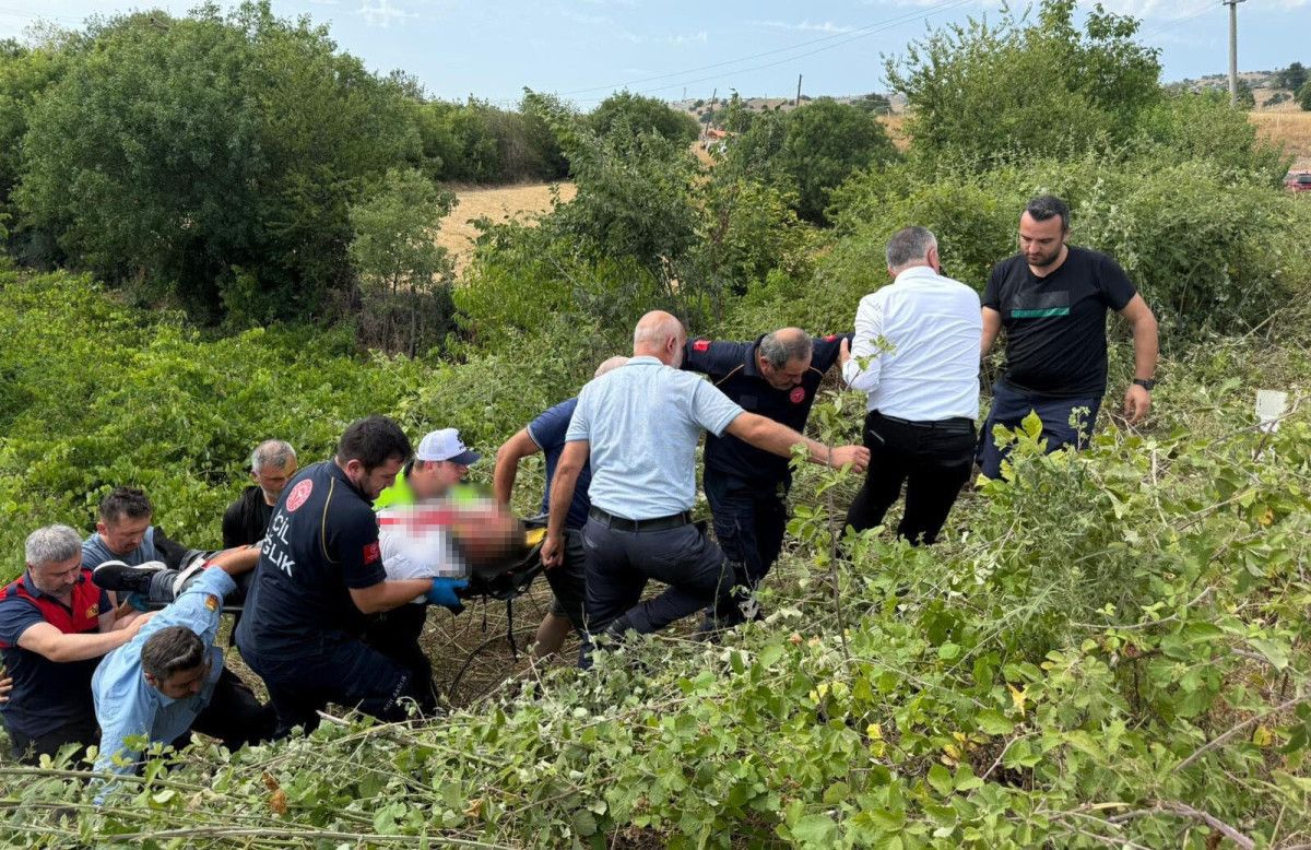 amasyada devrilen traktorun surucusu hayatini kaybetti 0 nSslVQUz