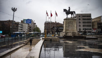 ankara valiliginden kuvvetli ruzgar uyarisi a7iRJVUu