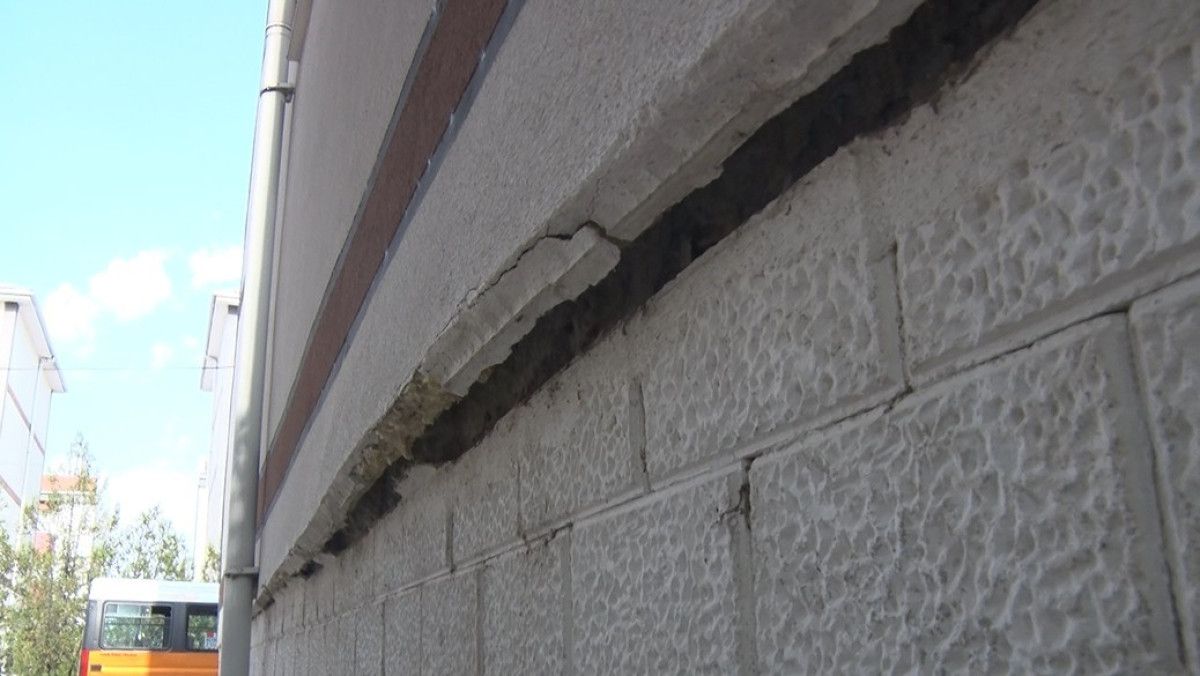 ankarada zemini kayan bina icin vatandaslar yardim istiyor 0