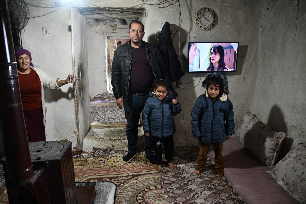 ankarali polis memurundan sirnakli 300 cocuga bot ve mont yardimi 2 fZI3Mbep