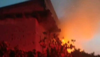 antalyada alev alev yanan ev kule dondu qErusBWA