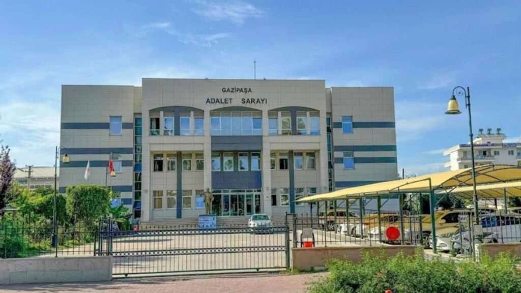 antalyada fetoye finansman saglayan kadin tutuklandi Rw7HNRiu