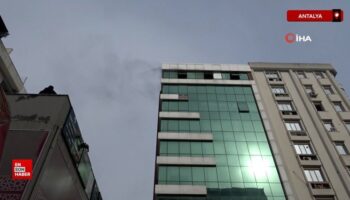 antalyada ofis yangini 1 bucuk milyon tllik mal kaybi GB1c3mG3