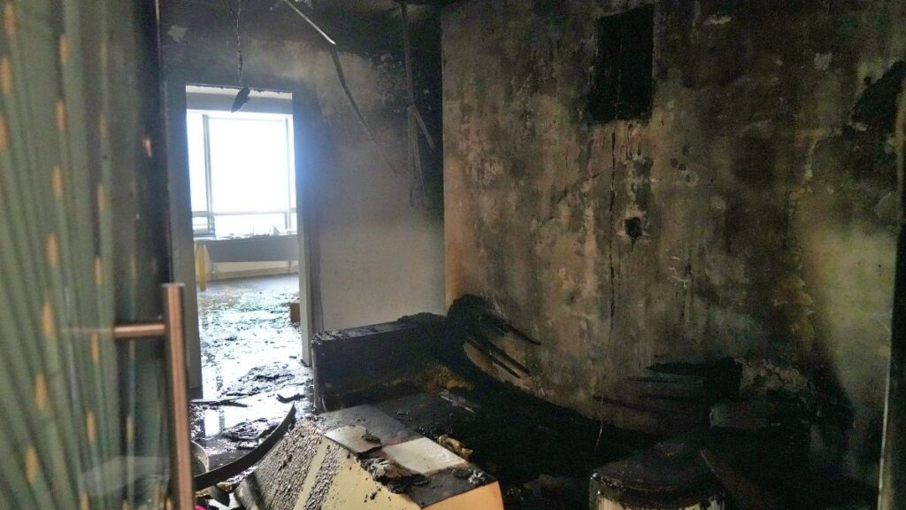 antalyada ofis yangininda 1 bucuk milyon tllik mal kaybi ucFBG3H4