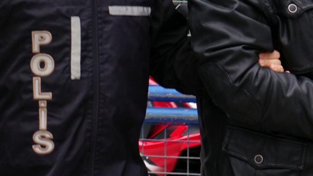 antalyada okul servisi soforu cinsel istismar sucundan tutuklandi Q1nuStxJ