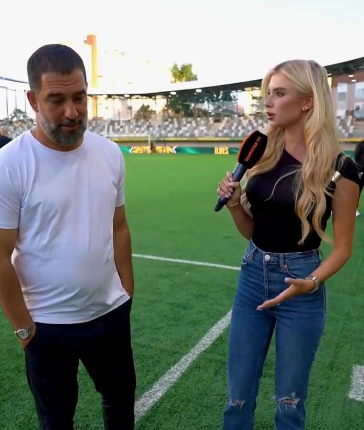 arda turanin muhabirle goz temasi kurmamasi gundem oldu 0 7q4fW3KM