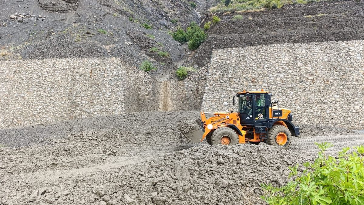 artvinde heyelan meydana geldi 1 PvIl4RId