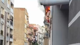 aydinda alevlerin yukseldigi ev kullanilamaz hale geldi arhOVGUt