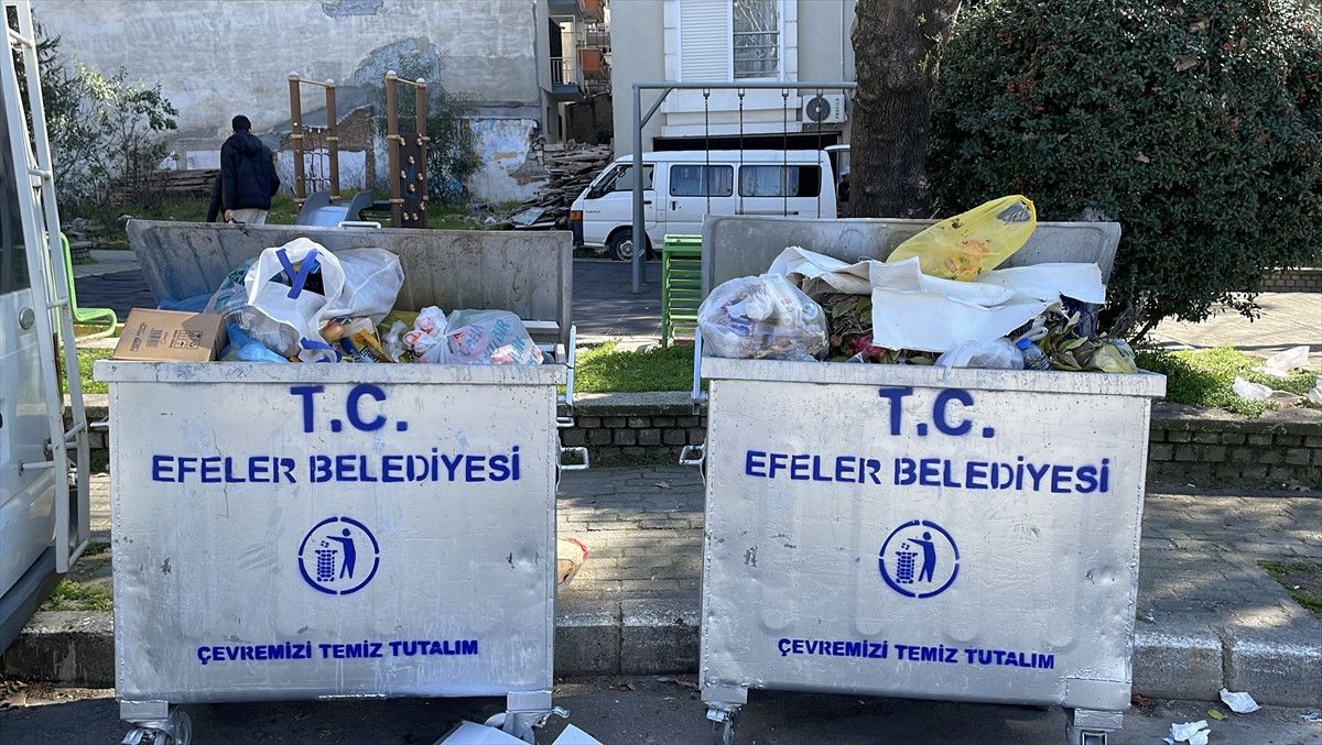 aydinda isciler is birakti sokaklarda cop yiginlari olustu 2 pXIdiPwt