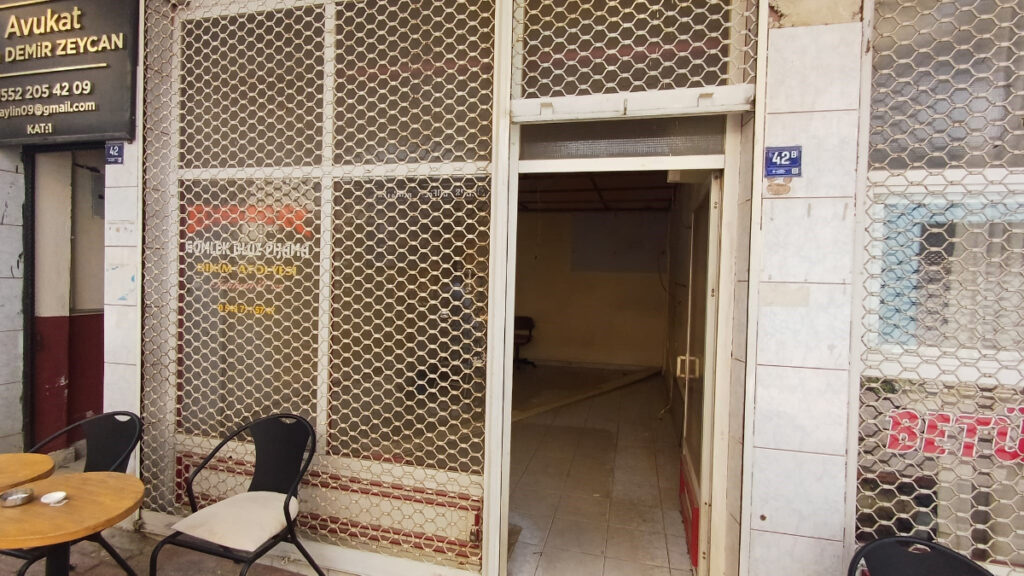 aydinda yarim asirlik terzi dukkani sessizlige burundu WU11EMjH