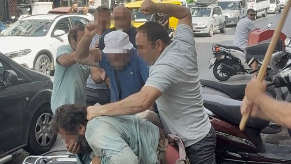 aydinda yol ortasinda olduresiye darbettiler E7eIMHyv