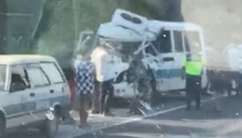 aydinda yolcu minibusu kamyonla carpisti aTZua9JJ