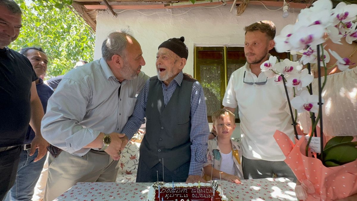 balikesirde 100 yasina giren recep ercan dogum gununu kutladi 0 rRnCWpmq