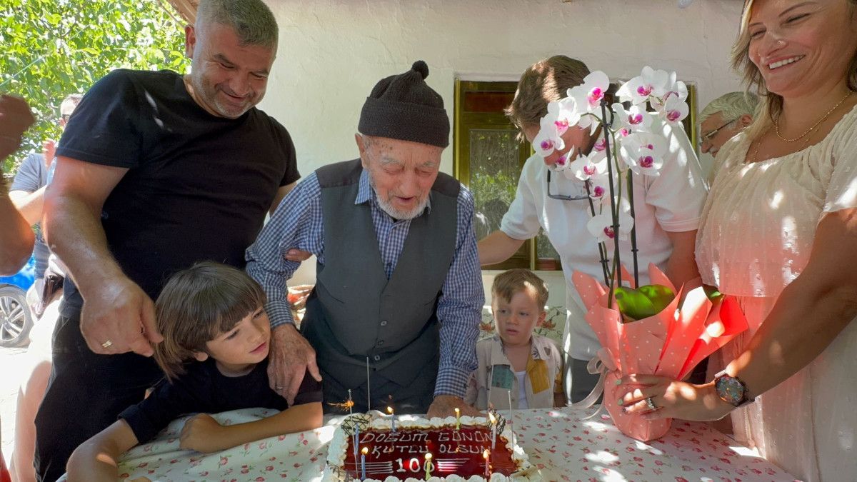 balikesirde 100 yasina giren recep ercan dogum gununu kutladi 3 Oz2Gpeyn