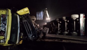 balikesirde devrilen tirin surucusu yaralandi acKxzGEt