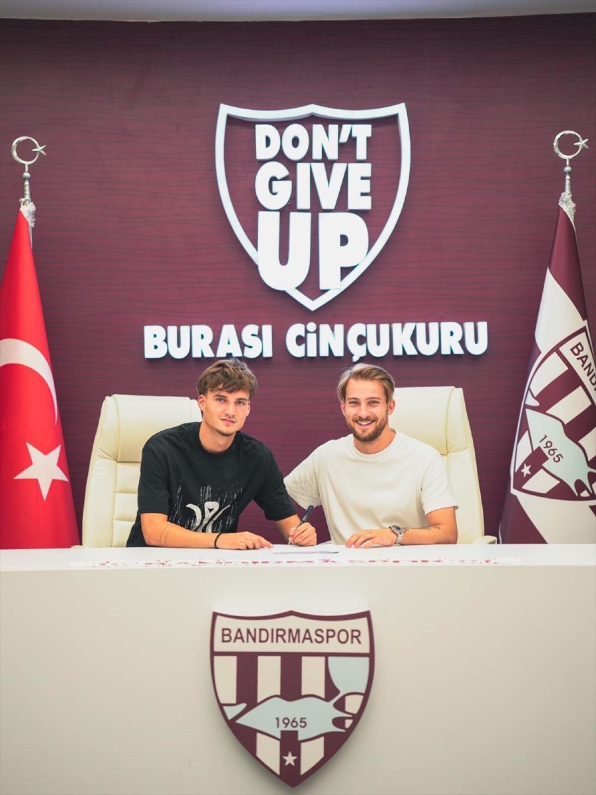 bandirmaspor emirhan acari renklerine bagladi 0 FfybFZHh