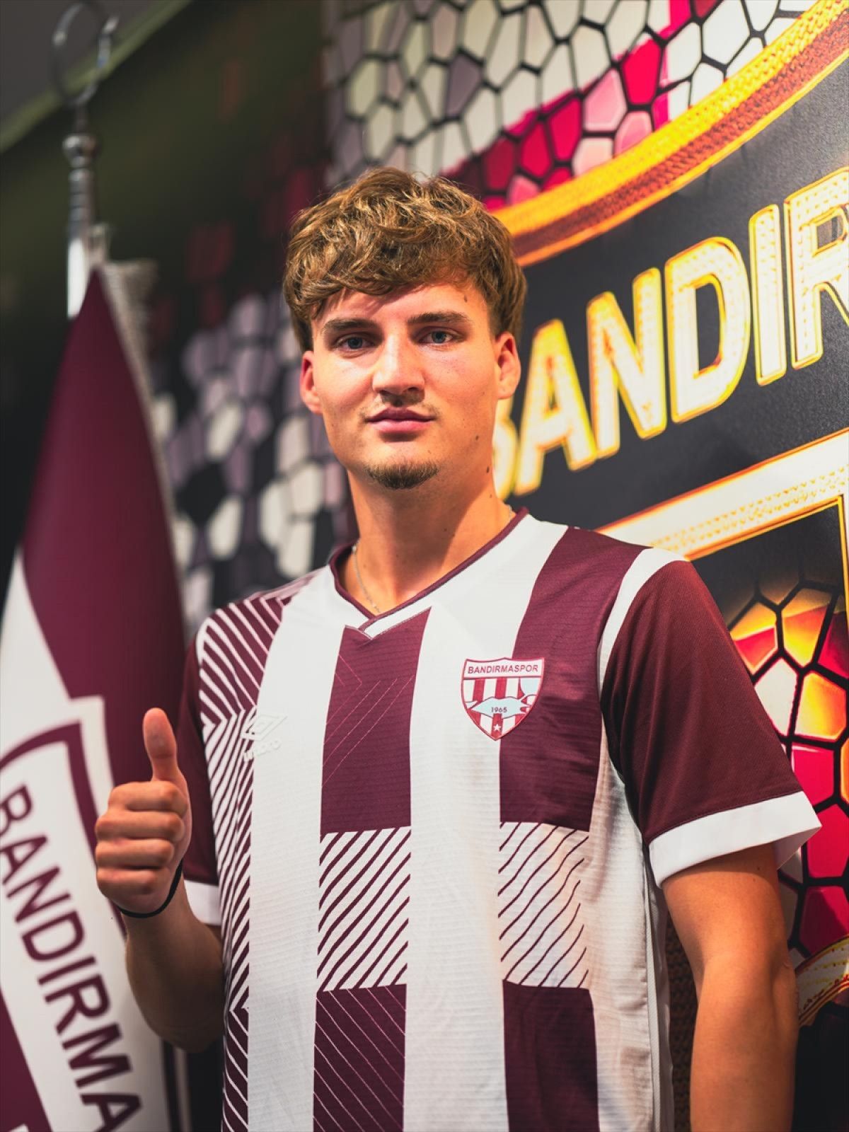 bandirmaspor emirhan acari renklerine bagladi 1 AYdHWyuj