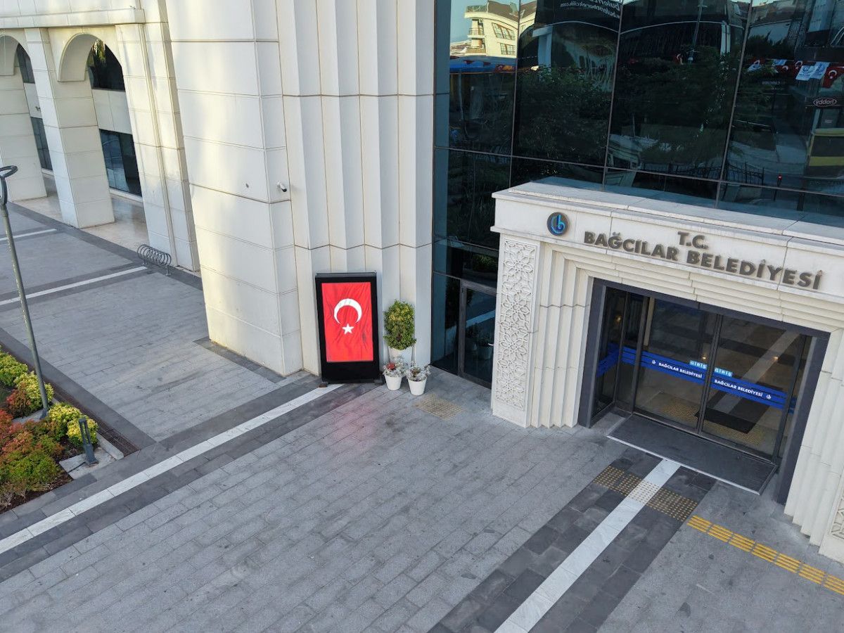 baskan erdoganin bayrak asma cagrisina bagcilardan guclu destek 11