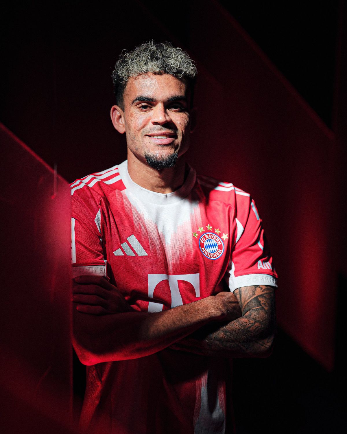 bayern munih liverpooldan luis diazi transfer etti 0 KBSpFjrg