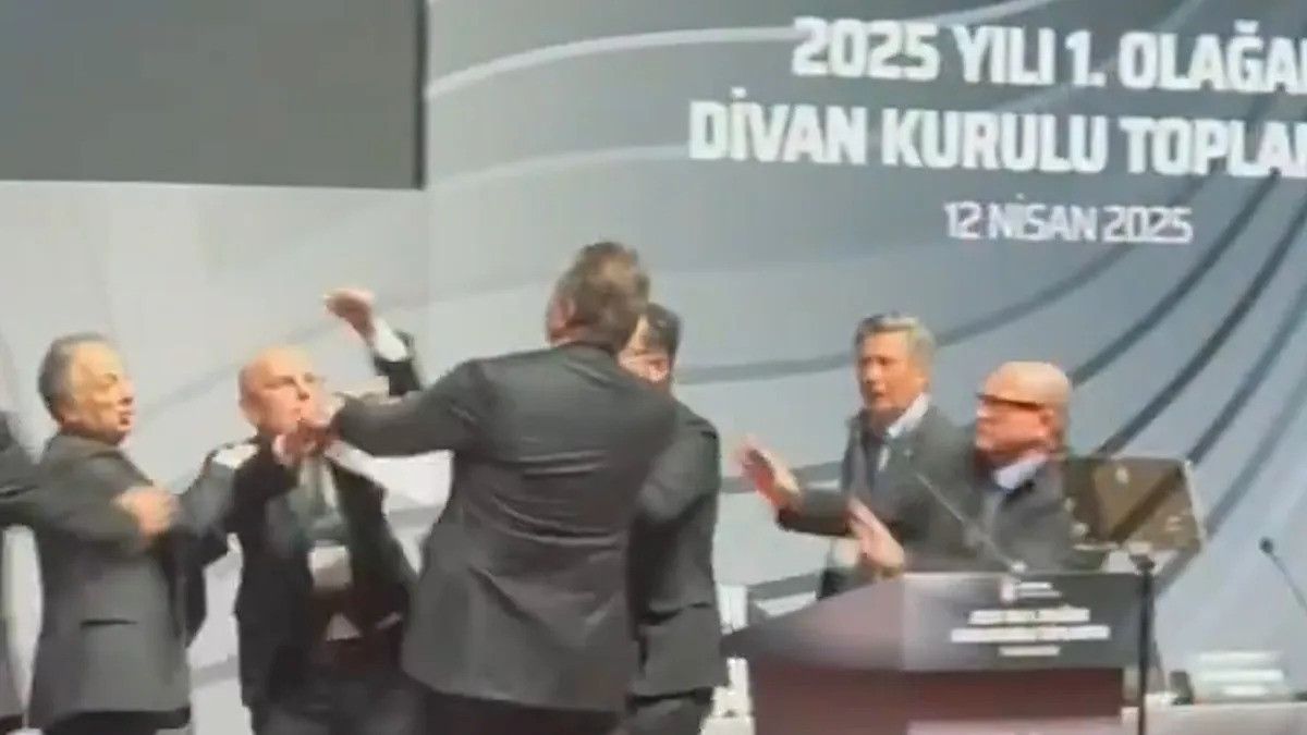 besiktas divan kurulu baskani tevfik yamanturk gorevinden ayrildi 1 wV1mEMg1