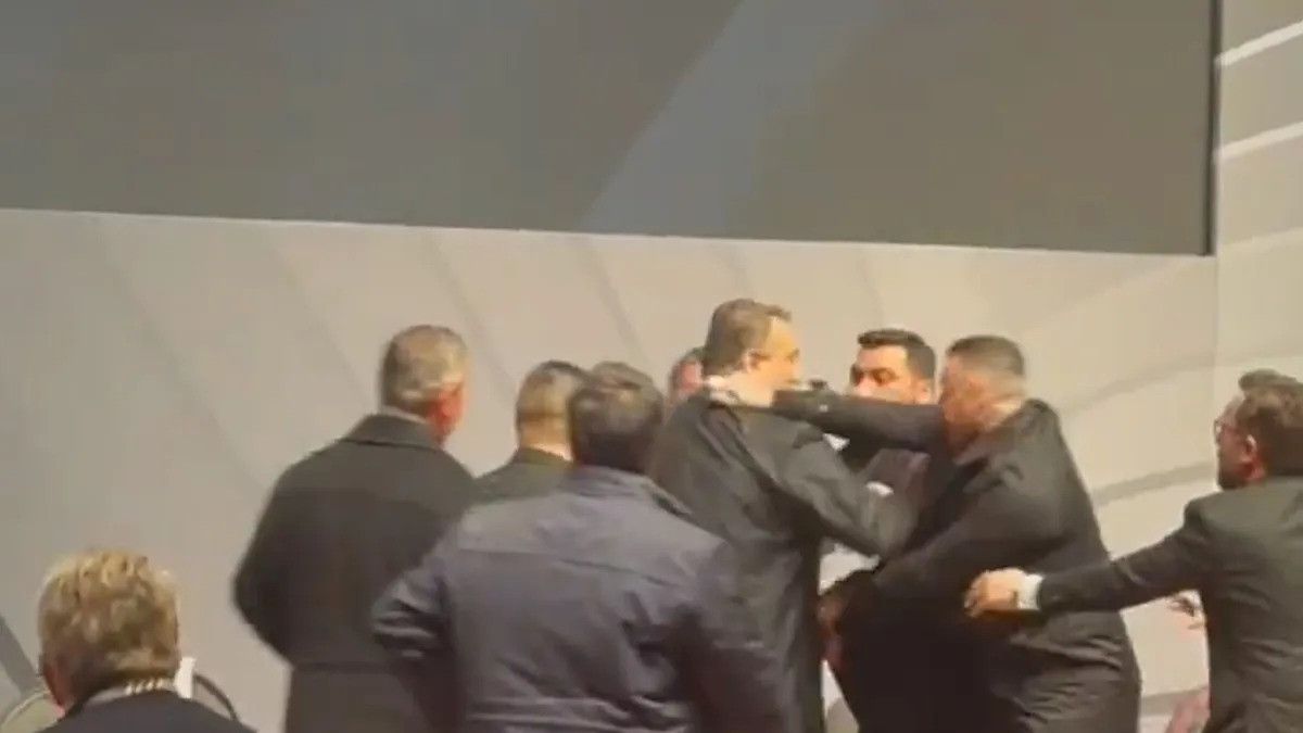 besiktas divan kurulu baskani tevfik yamanturk gorevinden ayrildi 3 Tch8cFYc