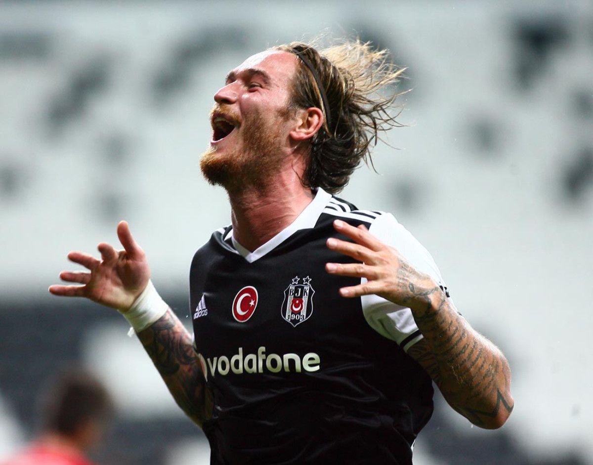 besiktasli eski futbolcu omer sismanoglu milyonlarca lira dolandirildi 0 nKdZLd66