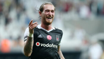 besiktasli eski futbolcu omer sismanoglu milyonlarca lira dolandirildi jnM18nM5