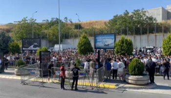 besiktaslilar orkun kokcuyu karsilamak icin havalimanina akin etti ZRrR1cYk