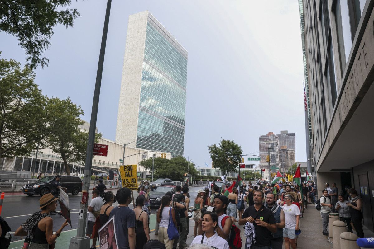 bm genel merkezi onunde gazze protestosu gerceklestirildi 2 mlMz3ktd